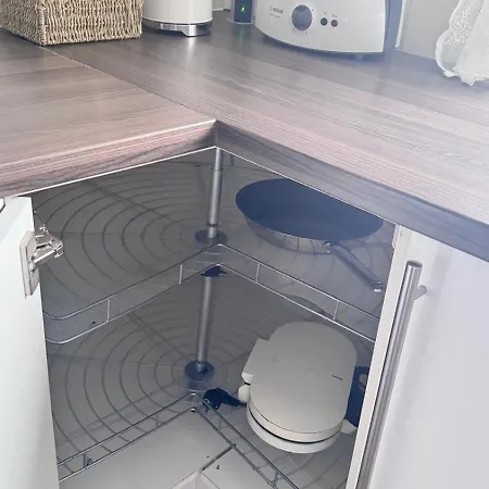 Welcome To A Nice, Bright And Spacious Apartment! Appartamento