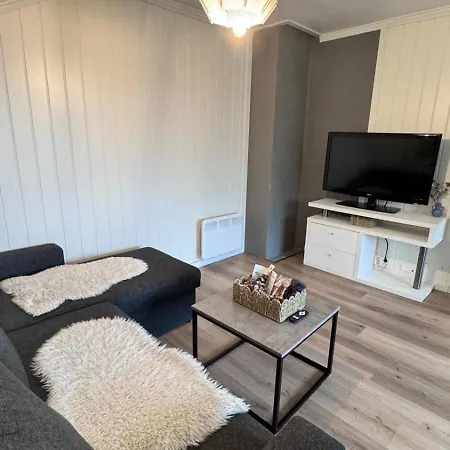 Welcome To A Nice, Bright And Spacious Apartment! Appartamento *
