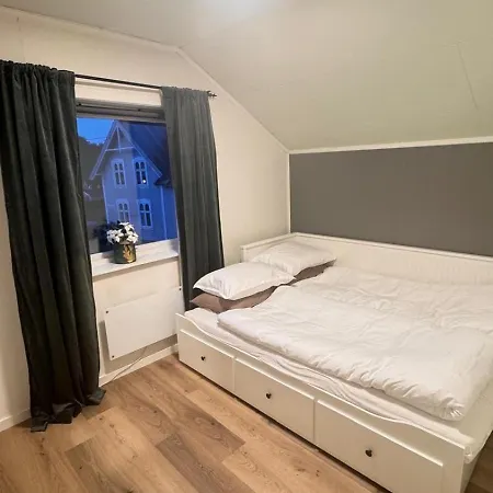 Welcome To A Nice, Bright And Spacious Apartment! דירה